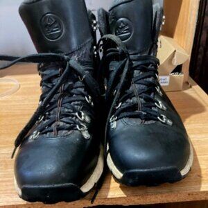 Danner Mountain 600 boots mens - Hardly Worn - Size 12